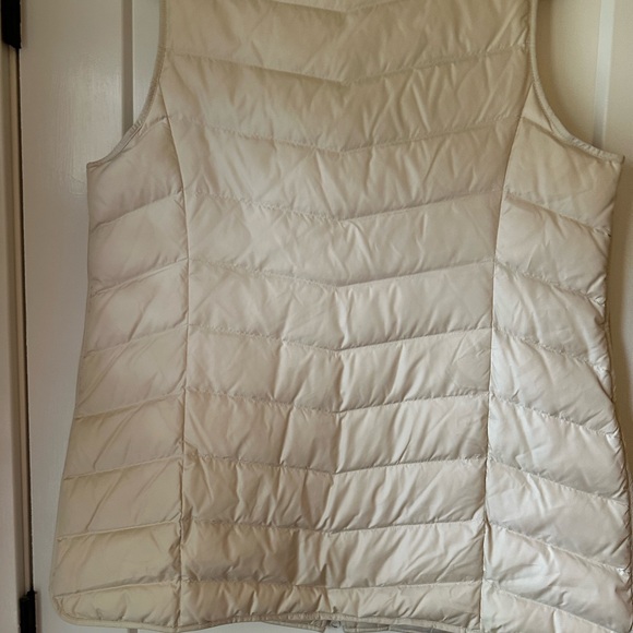 Jjill down vest. Beautiful! Size Large - Picture 4 of 4
